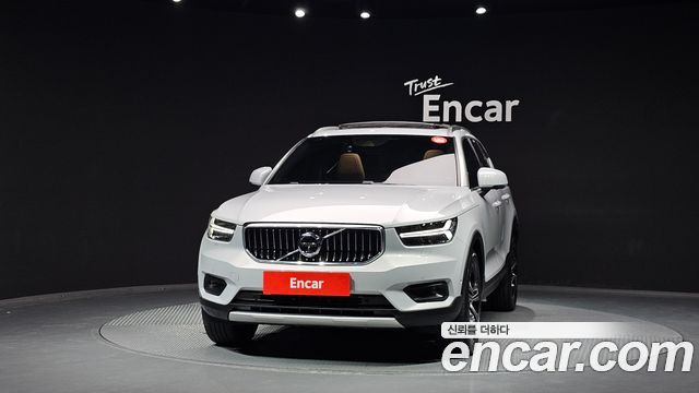Volvo XC40 T4 Inscription - фото 2