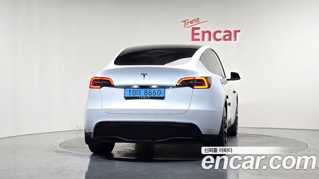 Tesla Model Y RWD - фото 3