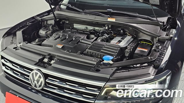 Volkswagen Tiguan 2.0 TDI Prestige - фото 4