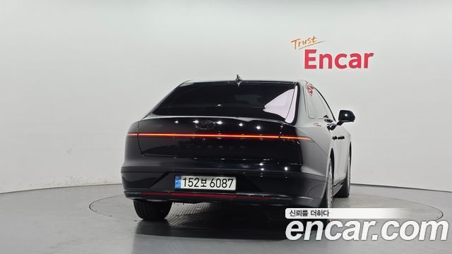 Hyundai Grandeur GN7, гибрид Calligraphy - фото 3