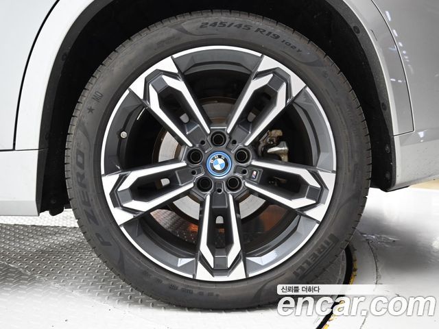 BMW iX1 U11 xDrive 30 M Sport - фото 4