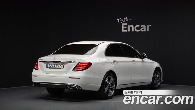 Mercedes-Benz E-Class W213 E220d Avantgarde - фото 0