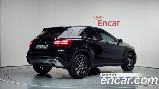 Mercedes-Benz GLA-Class X156 GLA220 - фото 1