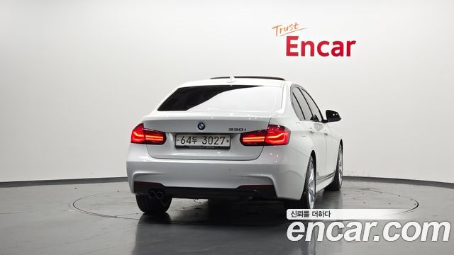 BMW 3-Series F30 330i M Sport Shadow - фото 3