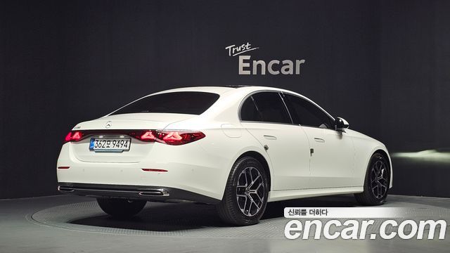 Mercedes-Benz E-Class W214 E200 Avantgarde - фото 1