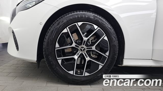 Mercedes-Benz E-Class W214 E200 Avantgarde - фото 4