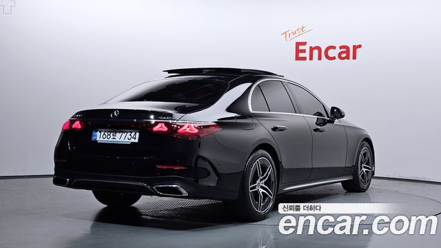 Mercedes-Benz E-Class W214 E300 4MATIC AMG Line - фото 1