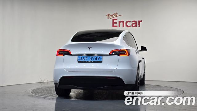 Tesla Model Y RWD - фото 3