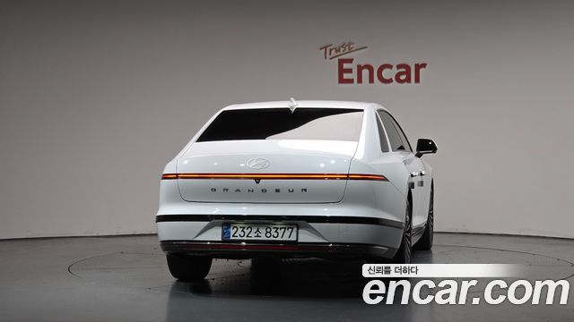 Hyundai Grandeur GN7, гибрид Calligraphy - фото 2