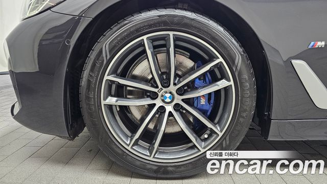 BMW 5-Series G30 520i M Sport - фото 4