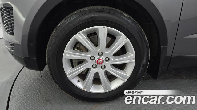 Jaguar E-PACE P250 S - фото 4