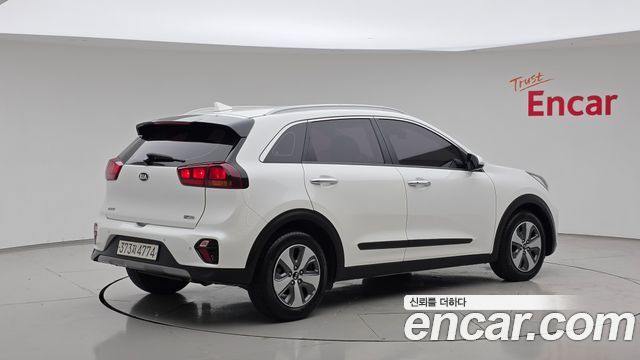 Kia Niro Новый 1.6 HEV Luxury - фото 1