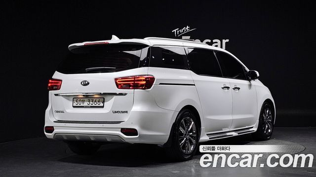 Kia Carnival Новый Gasoline 7-Seater Limousine President - фото 1