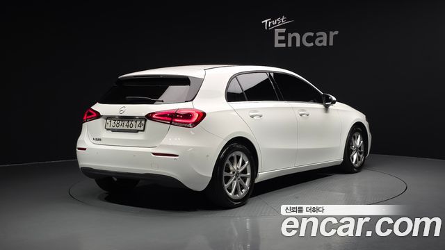 Mercedes-Benz A-Class W177 A220 Hatchback - фото 1