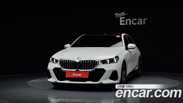BMW 5-Series G60 520i M Sport - фото 2
