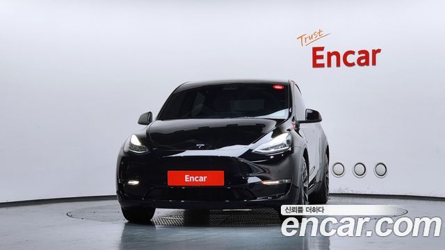 Tesla Model Y Long Range AWD - фото 2