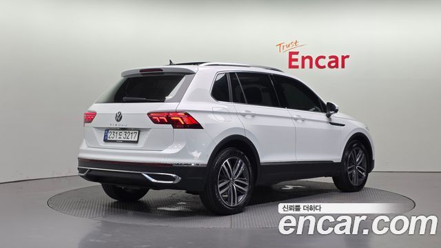 Volkswagen Tiguan 2-го поколения 2.0 TDI Prestige - фото 1