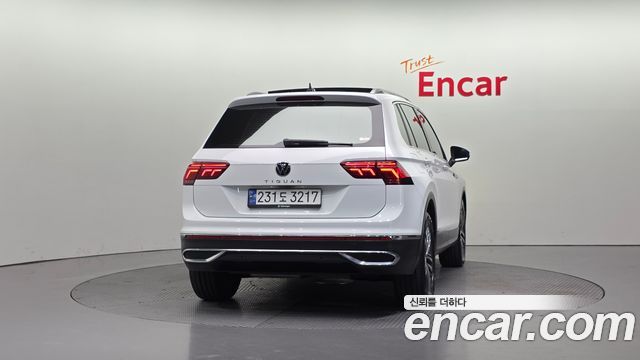 Volkswagen Tiguan 2-го поколения 2.0 TDI Prestige - фото 3