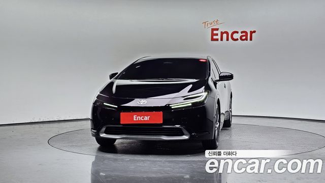 Toyota Prius 5-го поколения 2.0 XLE - фото 2