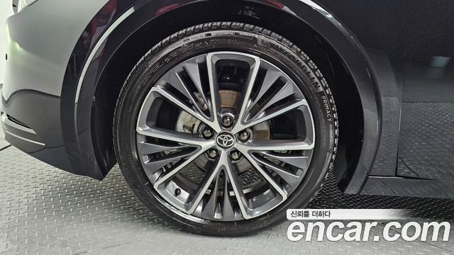 Toyota Prius 5-го поколения 2.0 XLE - фото 4