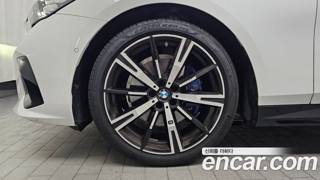 BMW 5-Series G60 530i xDrive M Sport - фото 3