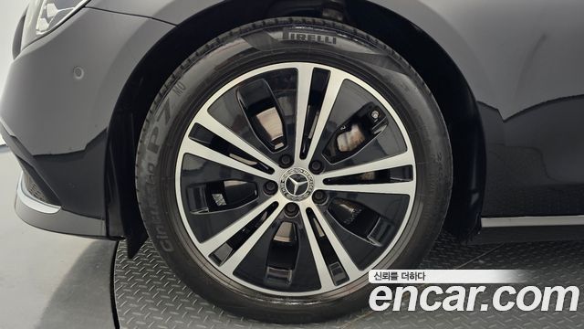 Mercedes-Benz E-Class W213 E250 Avantgarde - фото 4