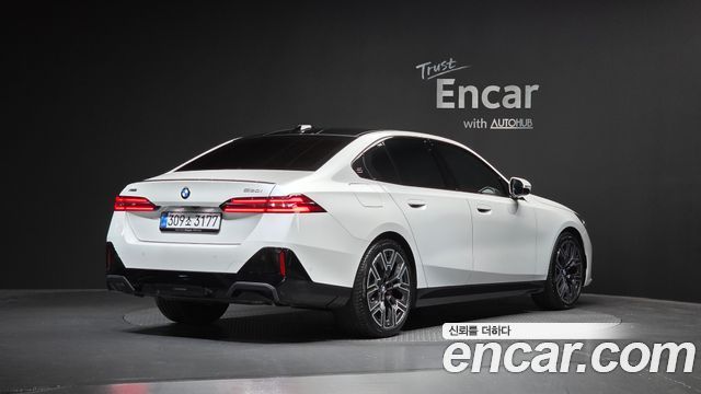 BMW 5-Series G60 530i xDrive M Sport Pro Special Edition - фото 1