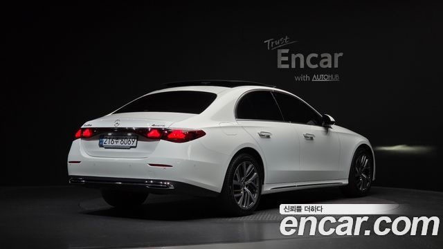 Mercedes-Benz E-Class W214 E220d 4MATIC Exclusive - фото 1