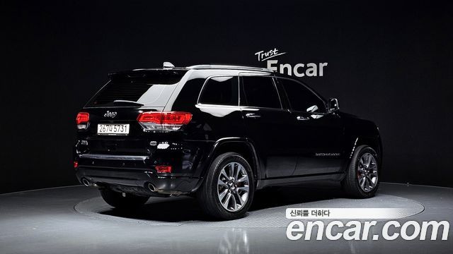 Jeep Cherokee 3.0 Diesel Overland WK2 - фото 0