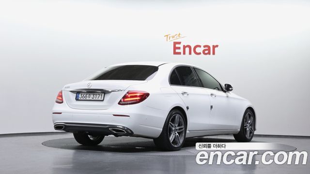 Mercedes-Benz E-Class W213 E300 Avantgarde - фото 1