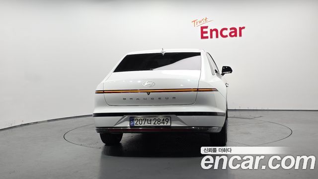 Hyundai Grandeur GN7, гибрид Calligraphy - фото 3
