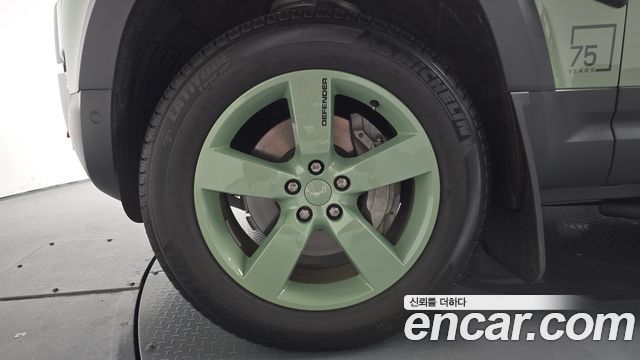 Land Rover Defender L663 110 D300 75th Edition - фото 3