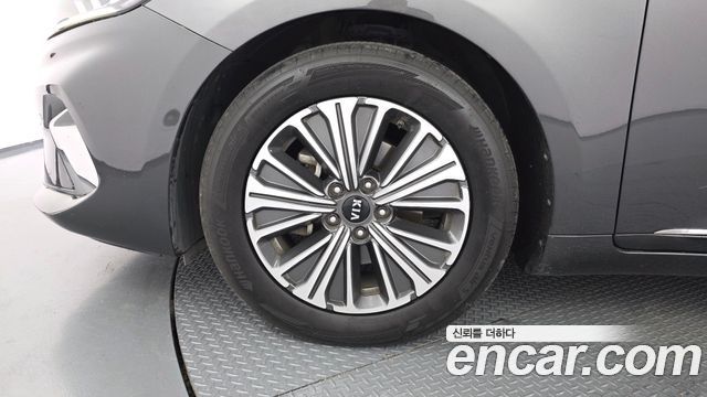 Kia K7 Premier, гибрид Prestige - фото 4