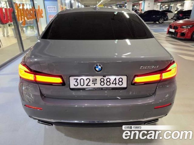 BMW 5-Series G30 523d Luxury - фото 4