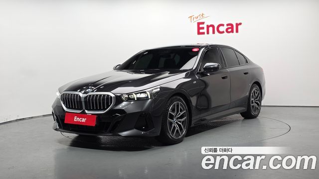 BMW 5-Series G60 520i M Sport - фото 0