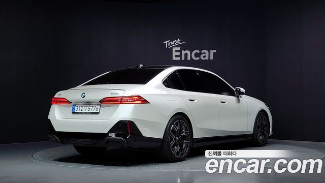 BMW 5-Series G60 530i xDrive M Sport Pro Special Edition - фото 1