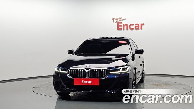 BMW 5-Series G30 530e M Sport - фото 1