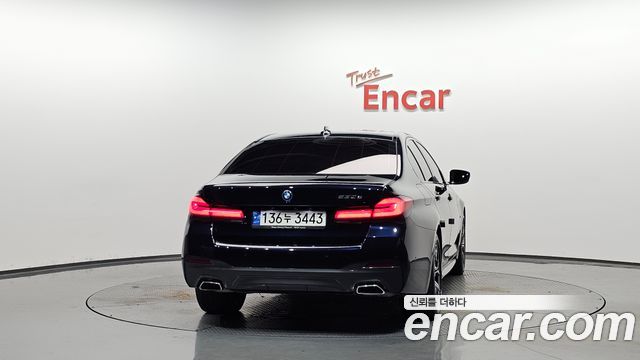 BMW 5-Series G30 530e M Sport - фото 2