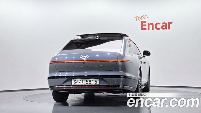 Hyundai Grandeur GN7, гибрид Calligraphy - фото 2