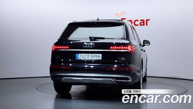 Audi Q7 45 TDI Quattro - фото 3