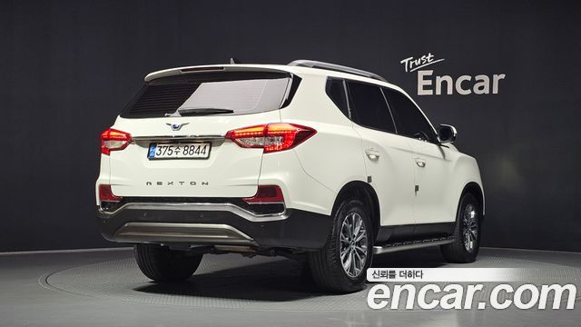 SsangYong Rexton G4 Diesel 2.2 2WD Majesty - фото 1