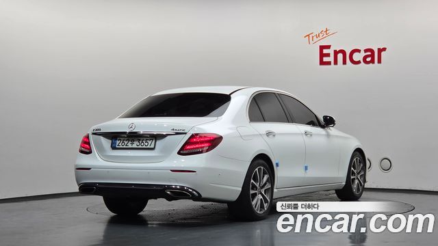 Mercedes-Benz E-Class W213 E300 4MATIC Avnatgarde - фото 1