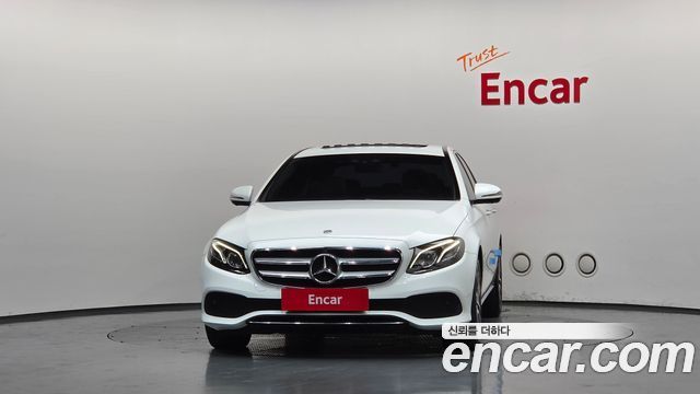 Mercedes-Benz E-Class W213 E300 4MATIC Avnatgarde - фото 2