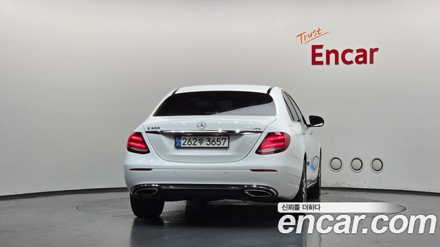 Mercedes-Benz E-Class W213 E300 4MATIC Avnatgarde - фото 3