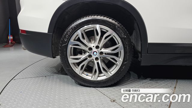 BMW X1 F48 xDrive 20d Joy - фото 4