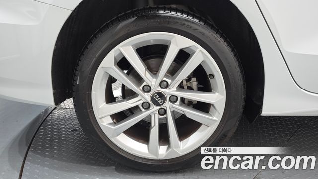 Audi A3 40 TFSI - фото 4