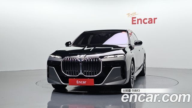 BMW 7-Series G70 740i xDrive M Sport - фото 2
