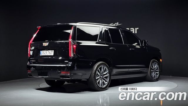 Cadillac Escalade 5-го поколения 6.2 Sports Platinum - фото 1