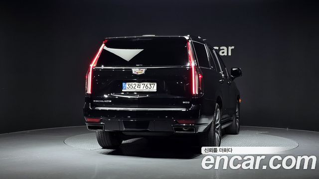 Cadillac Escalade 5-го поколения 6.2 Sports Platinum - фото 3