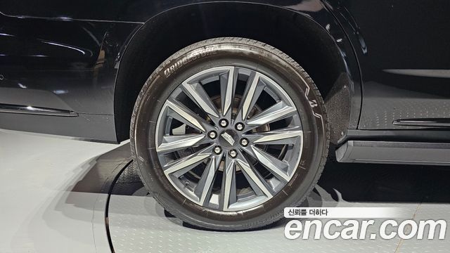 Cadillac Escalade 5-го поколения 6.2 Sports Platinum - фото 4